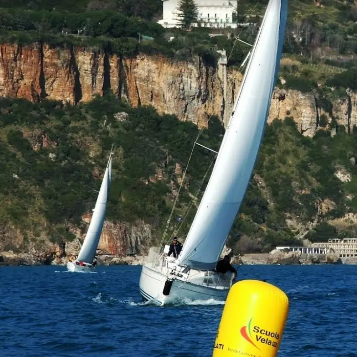 Vela a Cetraro, tutto pronto per la regata più longeva della Calabria. I promotori: «40 anni di storia»