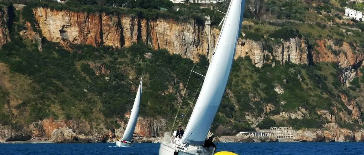 Vela a Cetraro, tutto pronto per la regata più longeva della Calabria. I promotori: «40 anni di storia»