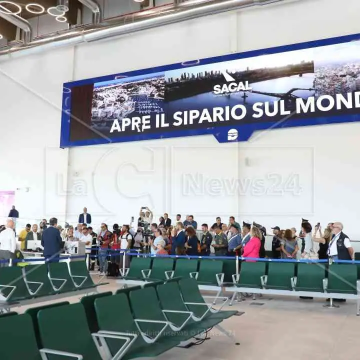 Legno e pietra per la nuova area partenze dell’aeroporto di Lamezia, Franchini (Sacal): «Rappresenta la solidità dei calabresi»