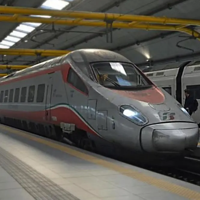Trenitalia, ad agosto modifiche per treni lunga percorrenza: servizio potenziato con i bus sostitutivi