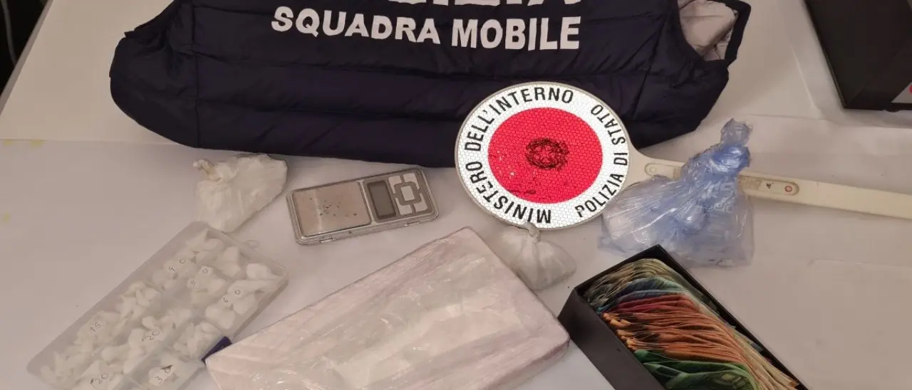 Isola Capo Rizzuto, aveva oltre un chilo di cocaina nel garage: arrestato un 33enne