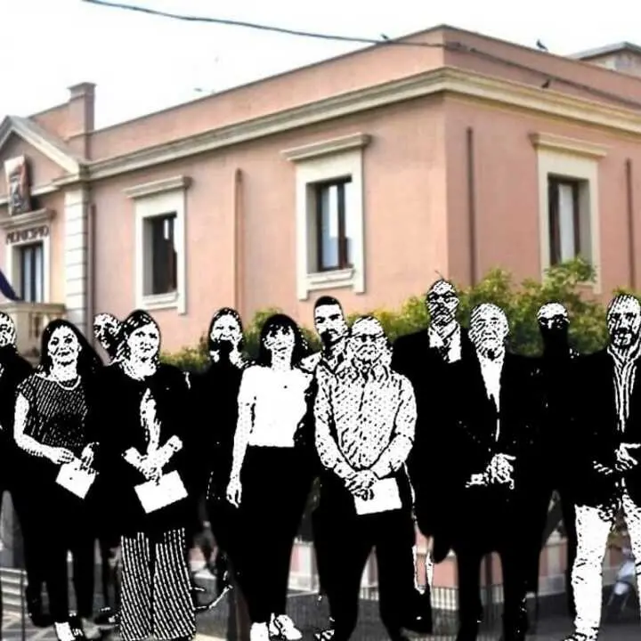 Melito, si dimettono sei consiglieri: finisce l’era del sindaco Orlando. Da domani al via la gestione commissariale