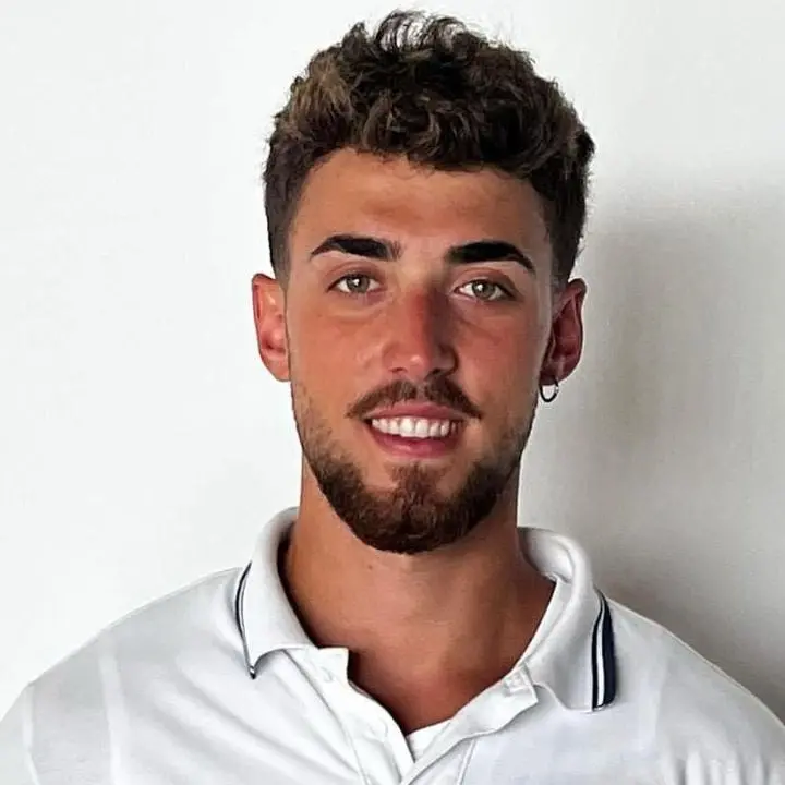 Simone, morto a soli 23 anni dopo un malore in spiaggia a Falerna: «Lasci un vuoto incolmabile»
