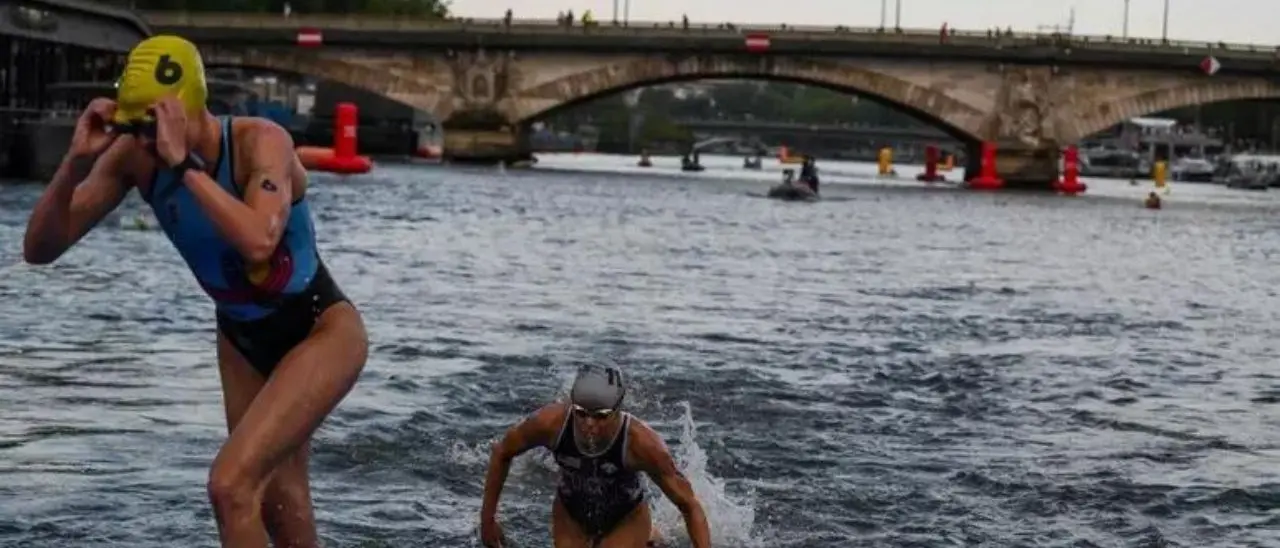 Olimpiadi, atleta malata dopo un tuffo nella Senna: il Belgio ritira la squadra