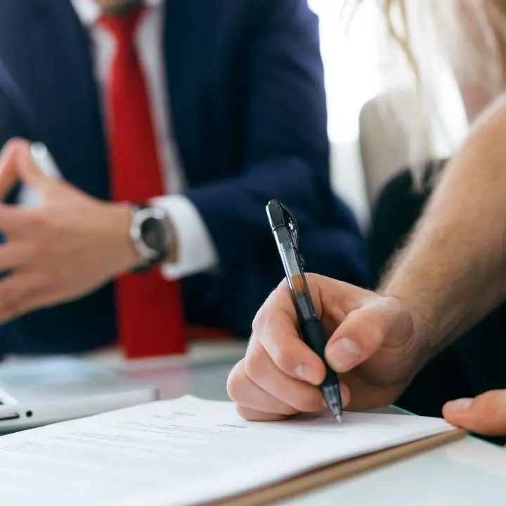 Rc auto alle stelle, raggiunto il massimo storico e boom di pagamenti rateali tra gli italiani: +27,6% in un anno