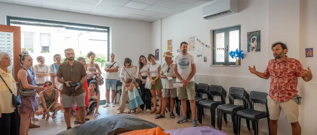 Amantea, inaugurata la Piccola Biblioteca promossa da La Guarimba: un nuovo spazio per la comunità