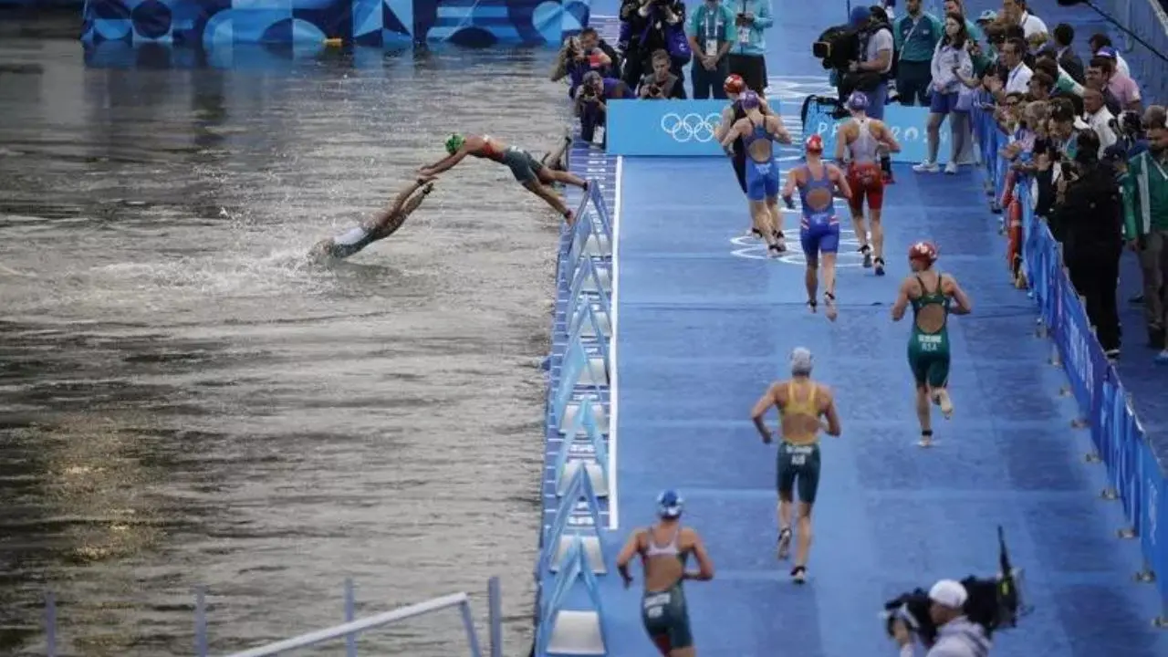 Olimpiadi, Senna inquinata e rischi per la salute: annullati nuovamente gli allenamenti del nuoto