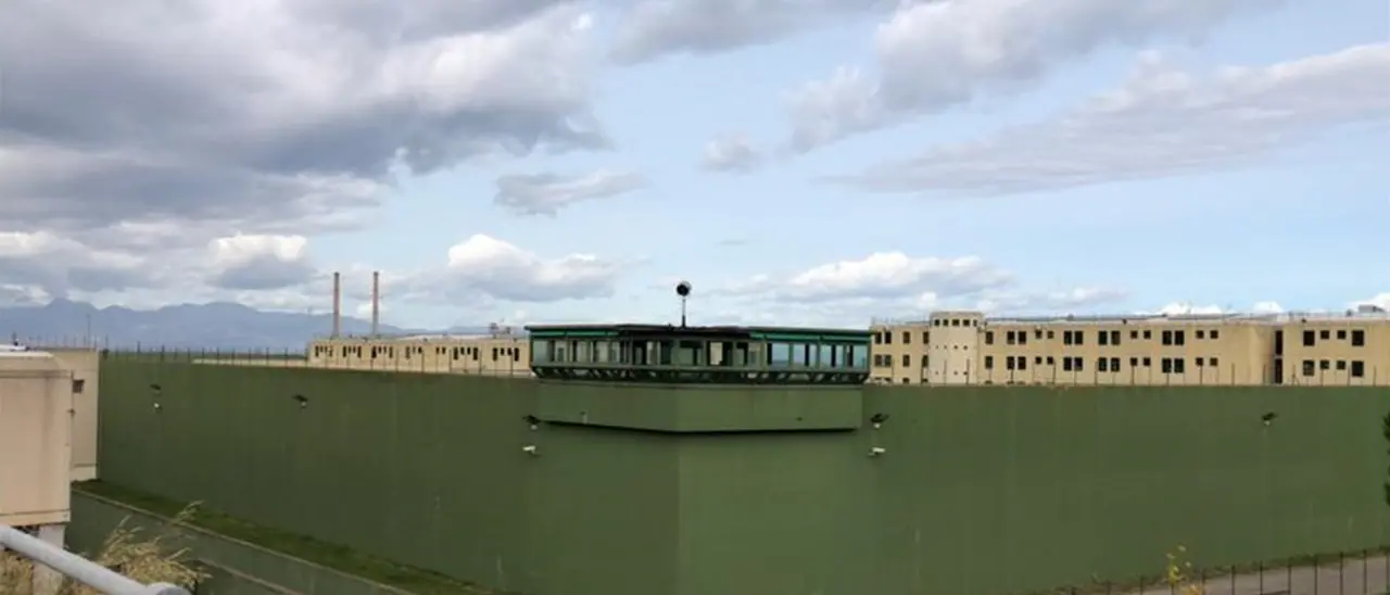 Corigliano Rossano, detenuto tenta di aggredire il vice comandante della penitenziaria