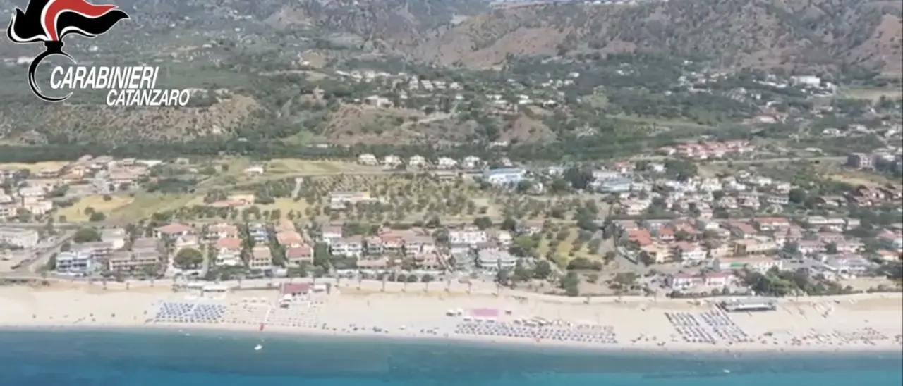 Estate sicura lungo la costa Soveratese, controlli a tappeto dei carabinieri anche in elicottero