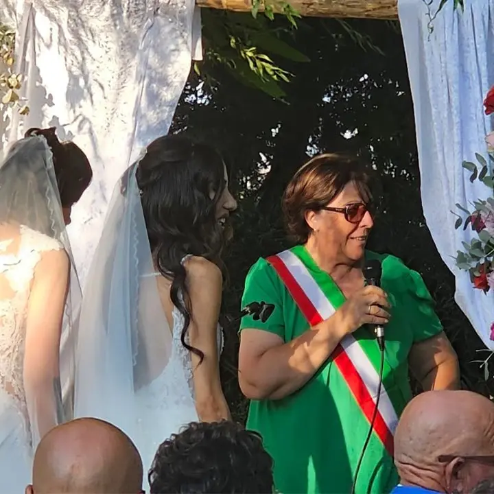 L’amore arcobaleno di Jessica e Sara dopo le nozze: «Il giorno più bello della nostra vita»