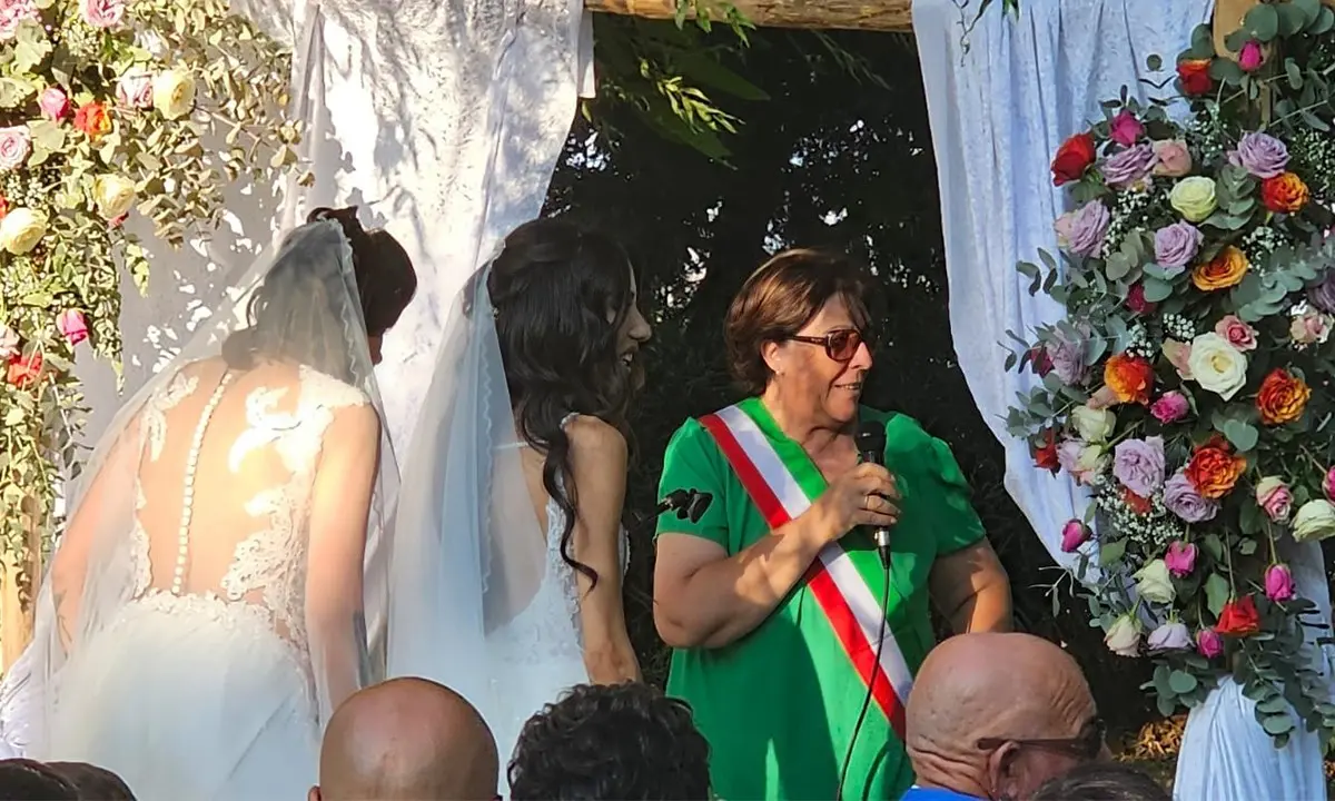 L’amore arcobaleno di Jessica e Sara dopo le nozze: «Il giorno più bello della nostra vita»