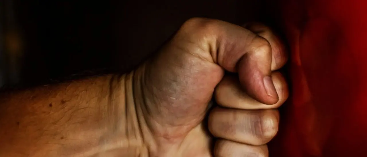 «Ti servono soldi? Prostituisciti»: arrestato 38enne a Cittanova