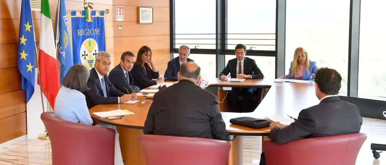 Giunta regionale, approvato il progetto per il nuovo collegamento di alta tensione tra Calabria e Sicilia