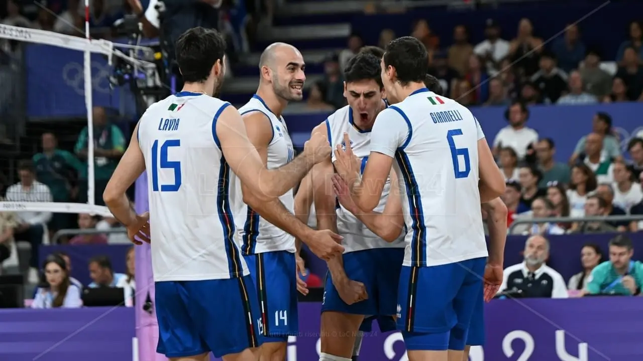 L’Italia del volley maschile si ferma contro la Francia, i calabresi Lavia e Laurenzano in finale per il bronzo