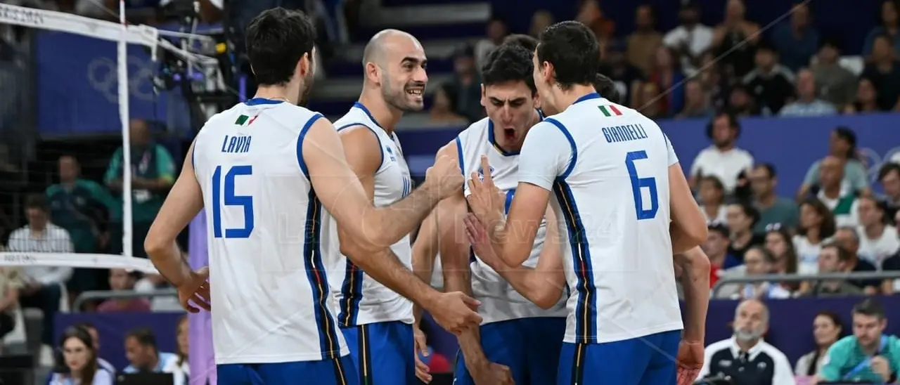 L’Italia del volley maschile si ferma contro la Francia, i calabresi Lavia e Laurenzano in finale per il bronzo