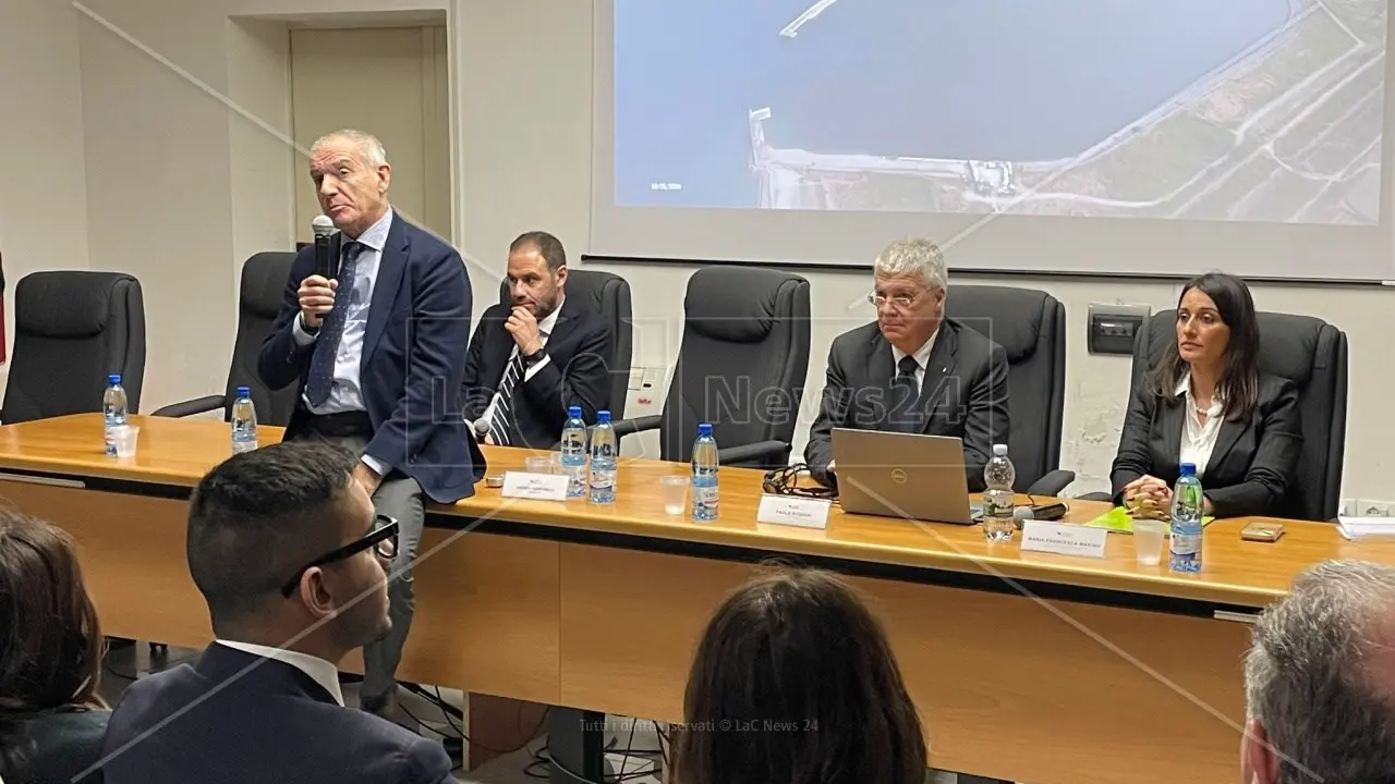 «Baker Hughes lascia Corigliano Rossano? La città deve sapere»: l’opposizione chiede un consiglio comunale