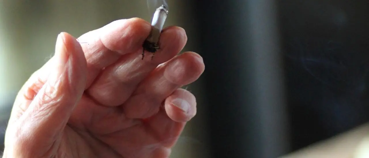 Lamezia, 87enne accoltella coetaneo che si rifiuta di spegnere la sigaretta: denunciato