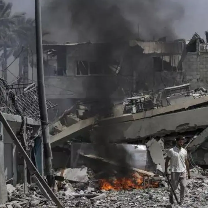 Guerra in Medio Oriente, raid israeliano contro una scuola. È un massacro: almeno 100 morti