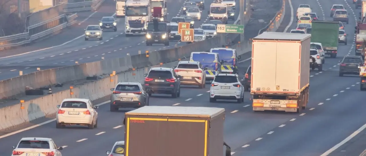 Esodo estivo, sull‘A2 3 milioni di veicoli transitati nel fine settimana: in Calabria 113mila passaggi allo svincolo di Falerna