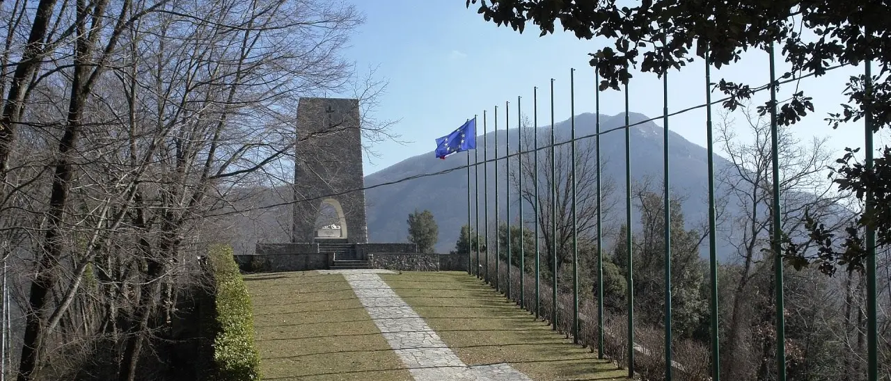 Sant’Anna di Stazzema, Mattarella a 80 anni dalla strage nazifascista: «La Repubblica qui riconosce le sue radici»