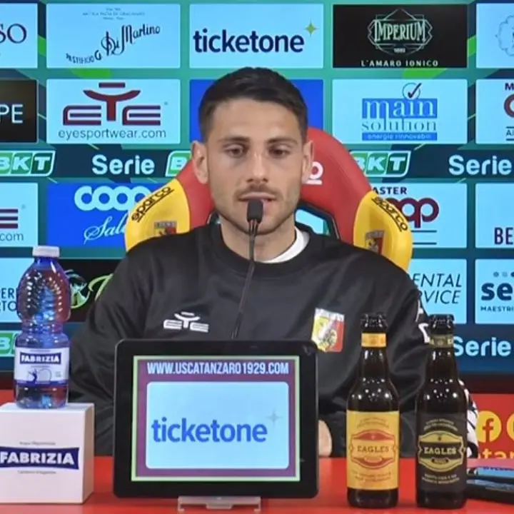 Calciomercato Catanzaro, il Lecce vuole Antonini. Noto: «Non abbiamo intenzione di cedere un altro dei pezzi pregiati»