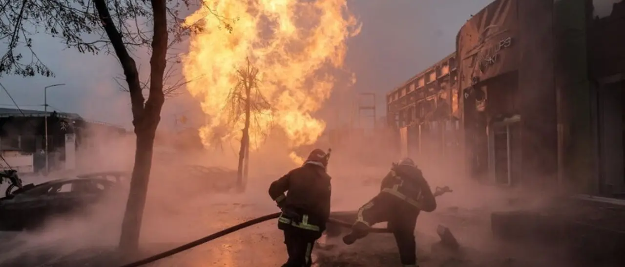 Ucraina sotto assedio, pioggia di missili: la lunga notte del terrore russo: morti e feriti\n