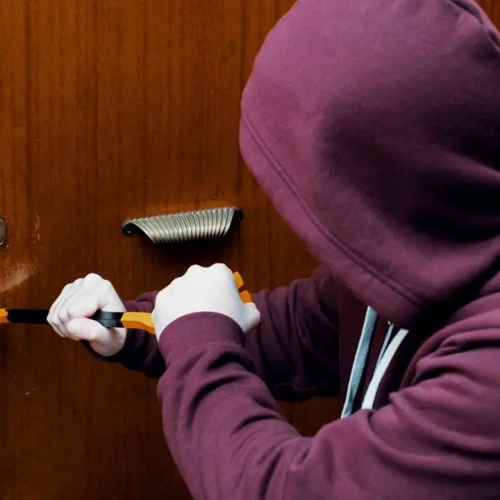 Prevenire i furti in casa durante le vacanze estive: ecco i consigli dei carabinieri