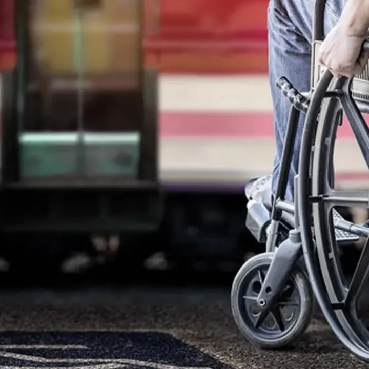 «La stazione di Cannitello-Villa San Giovanni inaccessibile ai disabili»: il Codacons denuncia Occhiuto, Rfi e l’Autorità per i trasporti