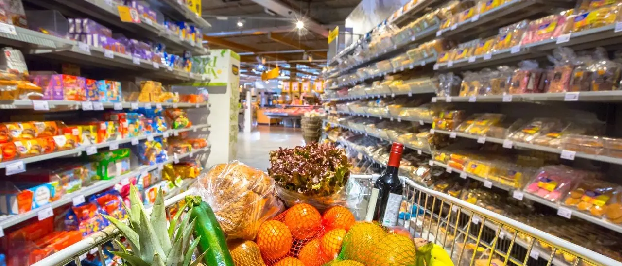 Aperti anche a Ferragosto, ecco la lista dei supermercati che non chiuderanno: intanto i sindacati proclamano lo sciopero