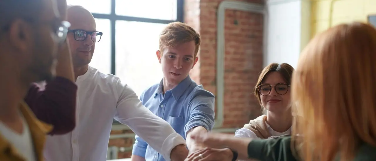 Il volontariato in Calabria non coinvolge i giovani: istituzioni e associazioni lavorino insieme per creare nuovi spazi di partecipazione