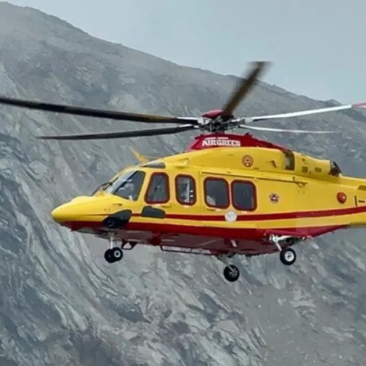 Esplosione in un rifugio in Valtellina durante il pranzo di ferragosto: all’origine forse una fuga di gas
