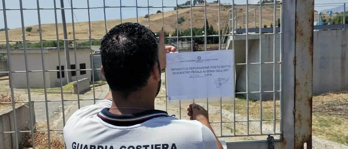 «Scarichi fognari nel fiume? Non è vero»: i sindaci del depuratore consortile di Soverato contro la Guardia costiera