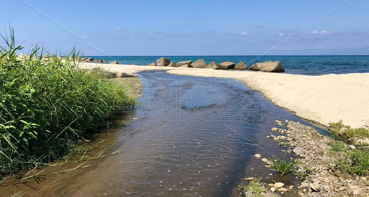Inquinamento a Bivona, l’assessore regionale\u00A0Montuoro fissa i paletti: «Torrente Sant’Anna in sicurezza entro il 15 luglio»\n
