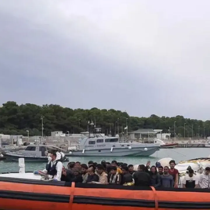 Nuovo sbarco a Roccella Ionica, 75 migranti soccorsi a bordo di una barca a vela