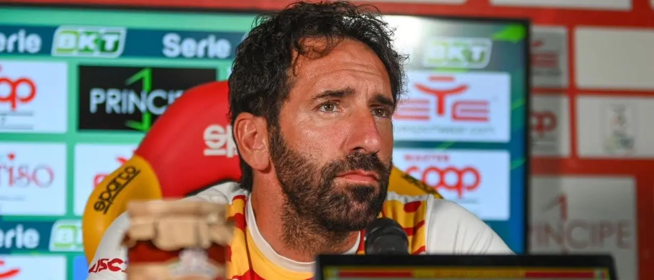 Catanzaro-Sassuolo, Caserta all’esordio: «Avversario forte, dobbiamo essere bravi a non perdere la testa»