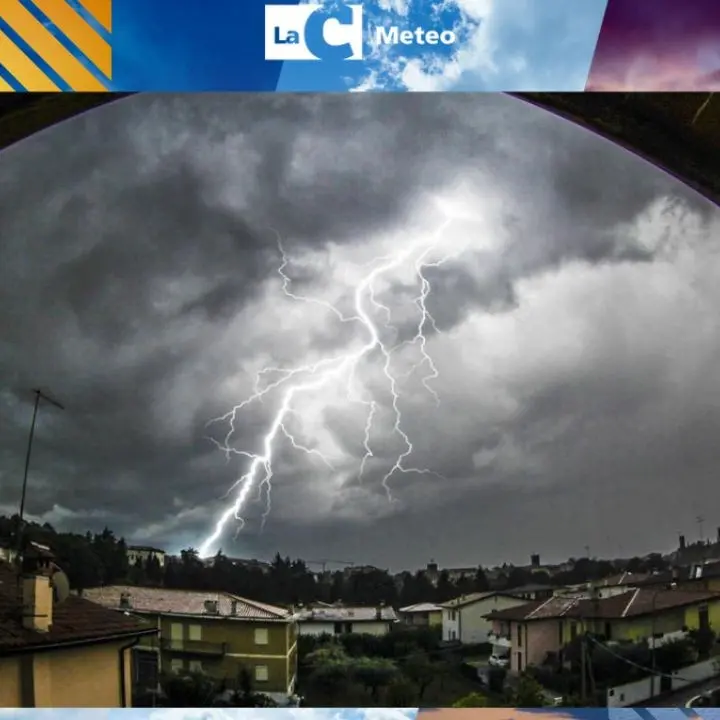 Meteo, il fresco (e la pioggia) sono arrivati: in Calabria forti temporali e termometro giù
