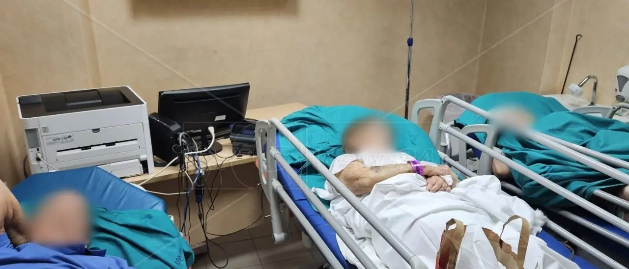 Pazienti da tutta la Calabria e lunghe attese in barella: al Pugliese di Catanzaro scoppiano Pronto soccorso e reparti