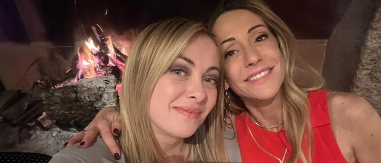 «Vogliono indagare Arianna Meloni», il Giornale grida al complotto e Giorgia ci crede: «Come con Berlusconi». Renzi: «Vedono fantasmi»