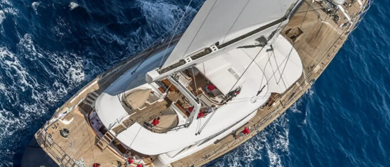 Barca a vela affondata in Sicilia, proseguono le ricerche: recuperato il corpo di uno dei 7 dispersi