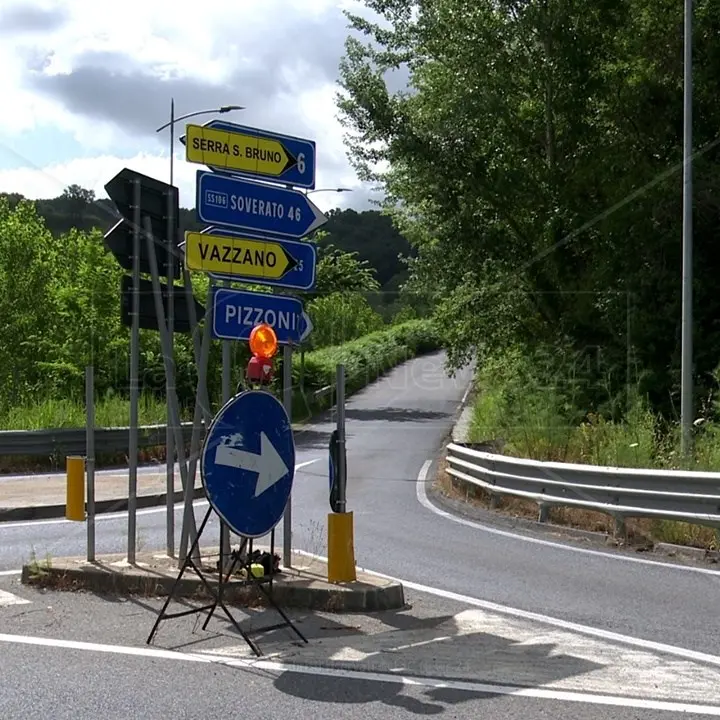 Nel Vibonese riapre la strada interdetta ai tir per mesi, tornano a respirare le aziende nel cuore delle Serre