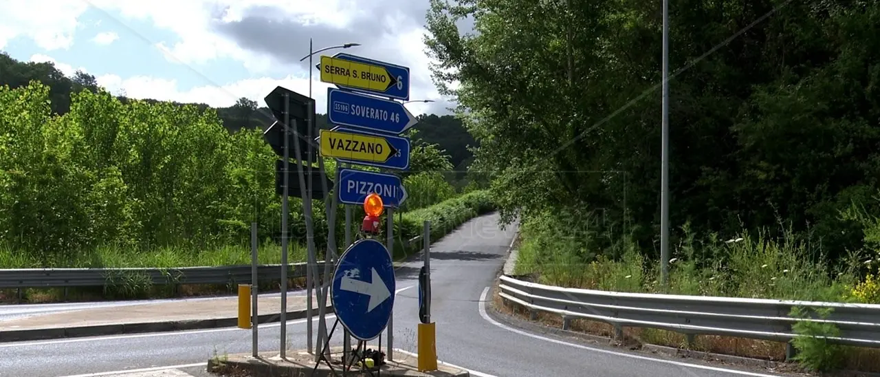 Nel Vibonese riapre la strada interdetta ai tir per mesi, tornano a respirare le aziende nel cuore delle Serre