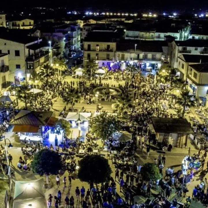 Ancora violenza notturna a Schiavonea, nuova rissa nel cuore della movida di Corigliano Rossano