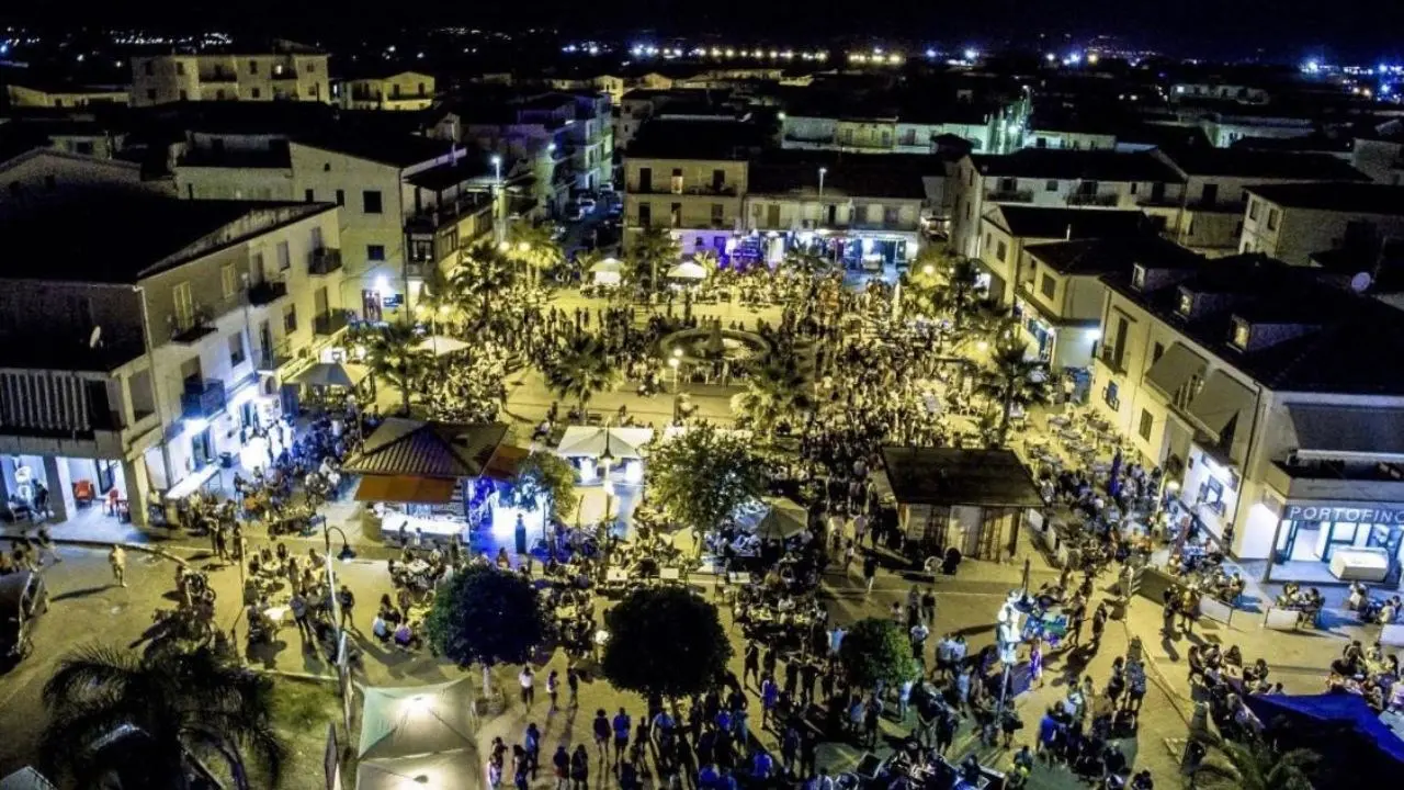 Ancora violenza notturna a Schiavonea, nuova rissa nel cuore della movida di Corigliano Rossano