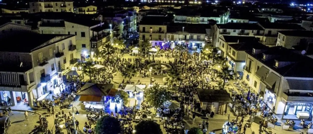 Ancora violenza notturna a Schiavonea, nuova rissa nel cuore della movida di Corigliano Rossano