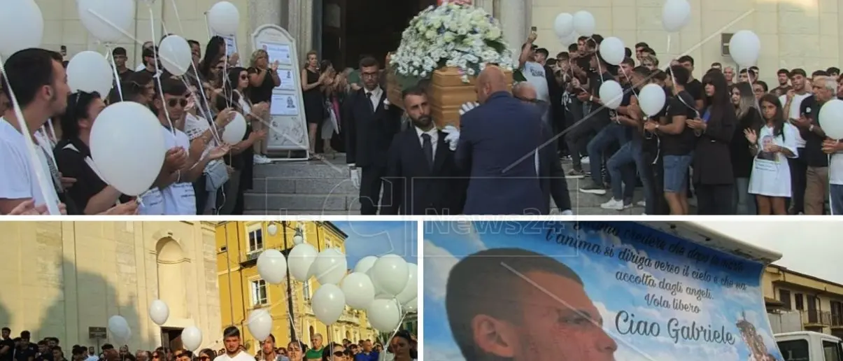 A Vibo l’ultimo saluto a Gabriele, il 23enne trovato morto in mare. Il parroco: «Era un puro»