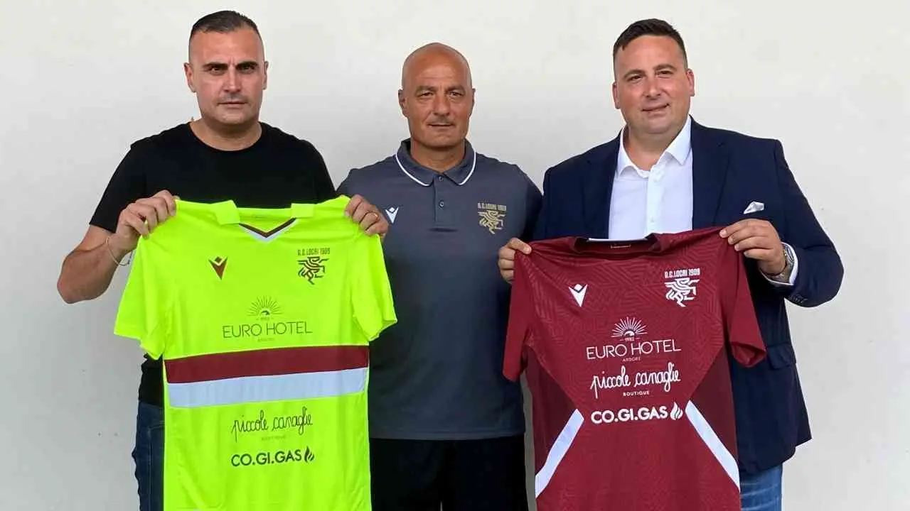 Il Locri presenta squadra e maglie con cui affronterà il nuovo campionato: domenica il match contro il Paternò