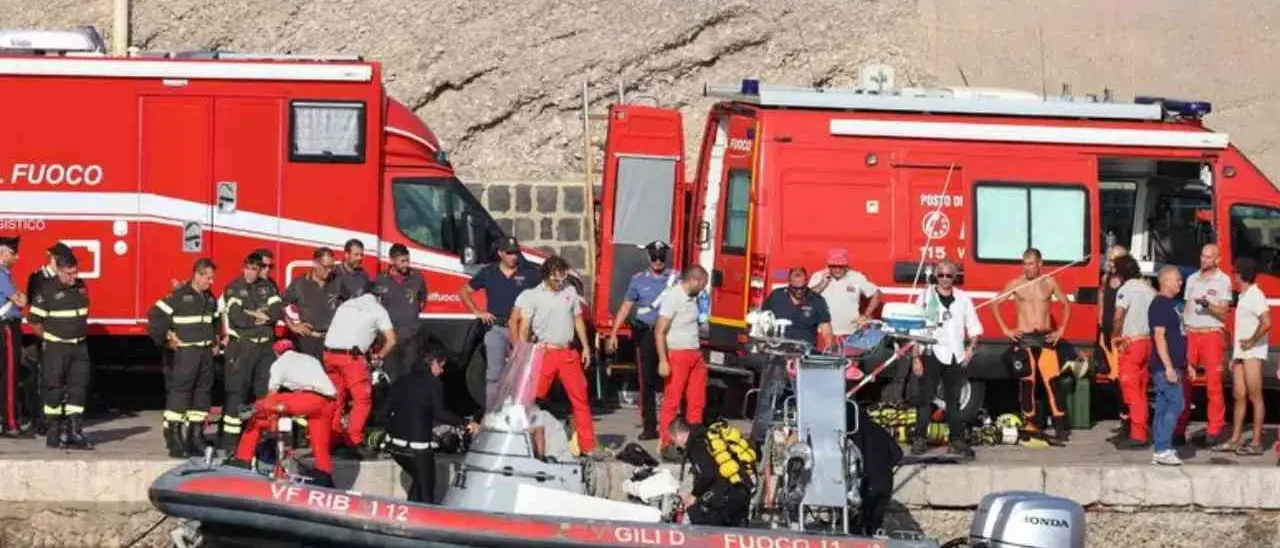 Naufragio in Sicilia, recuperati due corpi all’interno della Bayesian: altri due individuati