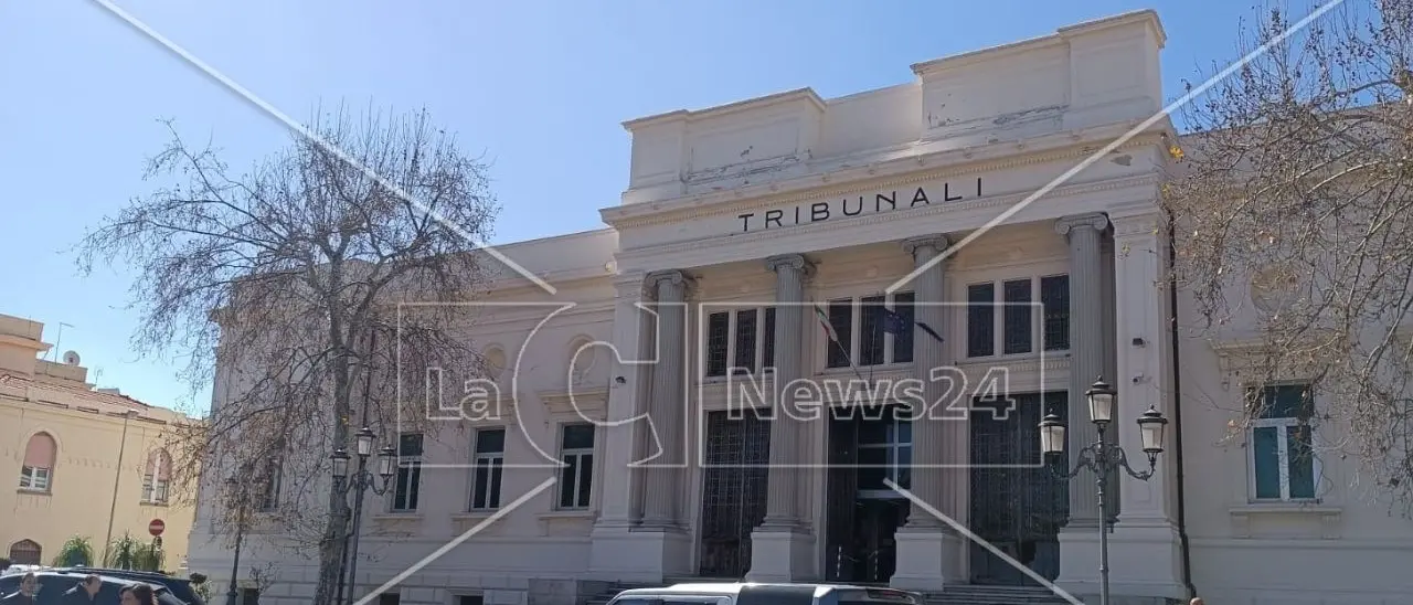 I danni del maltempo, a Reggio Calabria allagati gli uffici della Corte d’Appello: locali inagibili