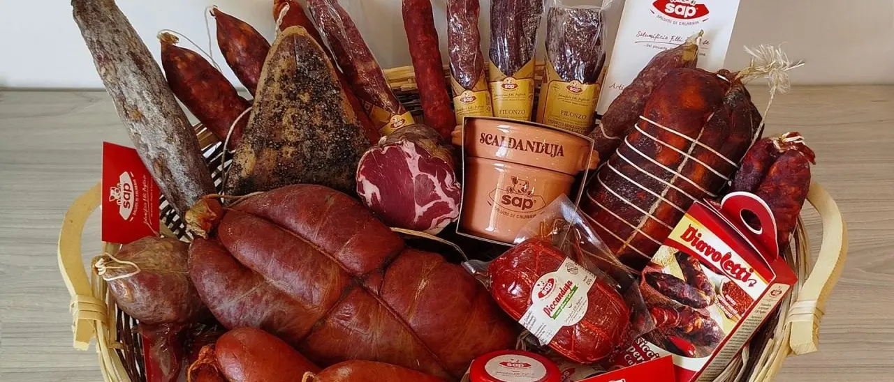 Calabria terra di salsicce, soppressate, capocolli, pancette: Sap di Calimera e i pregiati salumi della tradizione
