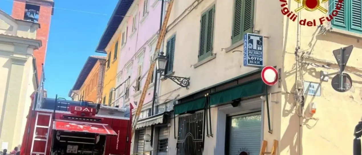 Tragedia a Pisa, bimba di tre anni muore in un incendio scoppiato in appartamento